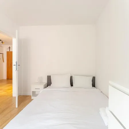 Apartment Artyleryjska For 8 People *