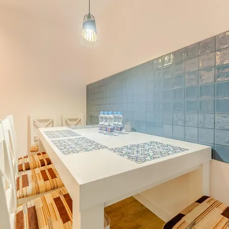 Apartment Artyleryjska For 8 People Kolobrzeg