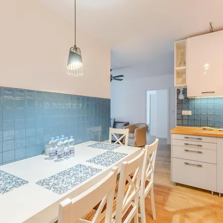 Artyleryjska For 8 People Apartament