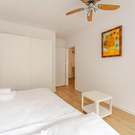 Artyleryjska For 6 People By Bookinghost Apartment *